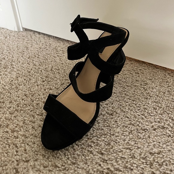 Black forever 21 strappy high heels - Picture 2 of 6